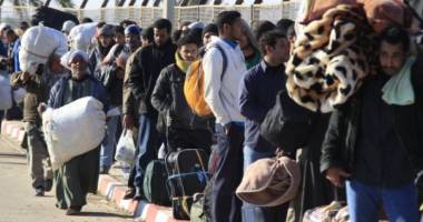 Stire din Actualitate : Marea fugă din Egipt. Peste 25.000 de egipteni au fugit din Libia; Cairo cere o intervenție internațională în această țară