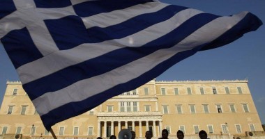 Grecia salvată de la faliment; băncile private creditoare au acceptat o pierdere de 50%
