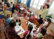 I s-a pus pata pe educatoare!