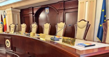 CCR ar putea amâna din nou decizia în cazul pensiilor magistraților
