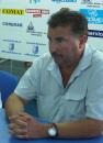 Stire din Sport : Crainiciuc, acuzat că nu a făcut bine legătura între echipă și patronat