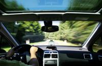 Stire din Economie : Turiștii "conduc" afacerile rent-a-car din Constanța