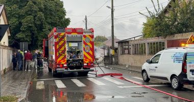 UPDATE: O casă a luat foc în această dimineață la Medgidia - 3