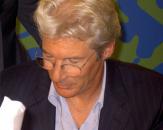 Richard Gere, amendă pentru tăierea copacilor
