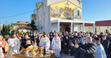Monument comemorativ ridicat în memoria aromânilor veniți în urmă cu 100 de ani în România - 2