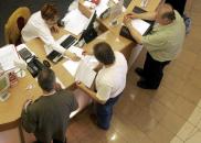 Stire din Economie : Băncile dau credit. Card de credit