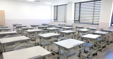 Stire din Cultură-Educație : Mobilier și echipamente moderne ajung în unitățile de învățământ din Constanța