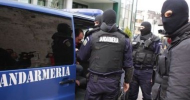 Stire din Eveniment : 90 de jandarmi vor patrula pe străzi în noaptea de Revelion