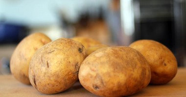 Stire din Social : Specialiștii avertizează: ALIMENTE banale care TE POT UCIDE