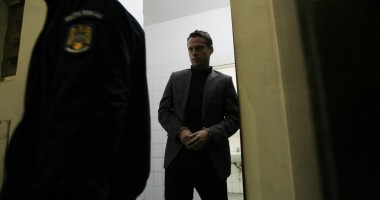 Stire din Politică-Administrație : ANDREI HREBENCIUC A FOST ARESTAT