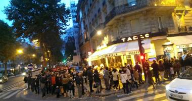 Stire din Politică-Administrație : REVOLTĂ SPONTANĂ la Ambasada României la Paris. A intervenit Poliția franceză