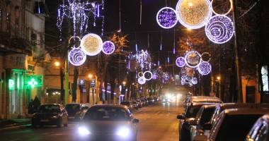 Imagini de poveste! Au fost aprinse luminițele în Constanța. Cum s-a pregătit orașul pentru Crăciun - 6