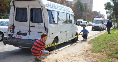 ACCIDENT RUTIER GRAV. Microbuz 301 răsturnat la Gară, 4 victime la spital. Șoferul se certa cu pasagerii - 2