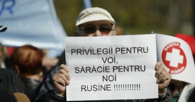 Umiliți și desconsiderați, profesorii ies în stradă