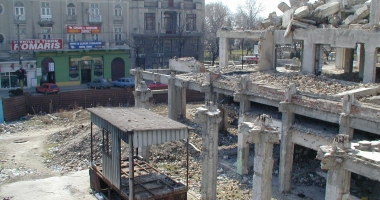 FOTO DE ARHIVĂ / DEMOLAREA HOTELULUI CONTINENTAL - 16 ani de la debutul în forță al lui Mazăre - 12