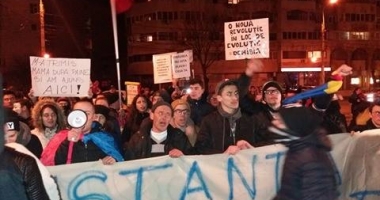 A ȘASEA ZI DE PROTESTE LA CONSTANȚA / Mii de oameni cer plecarea Guvernului Grindeanu / Galerie foto-video - 20