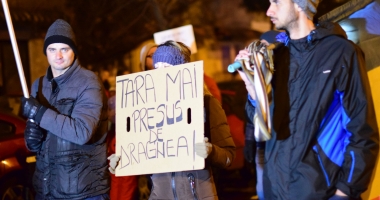 Stire din Politică-Administrație : Dragnea, vrei să ne trezești din nou?