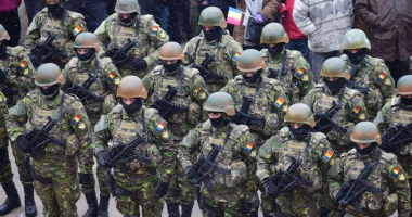 Stire din Eveniment : DE CE VREM MILITARI SLABI ȘI DEZBINAȚI?  ARMATĂ DE SURZI ȘI ORBI, PROST PLĂTIȚI ȘI UMILIȚI?
