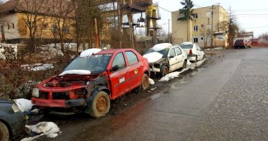 Stire din Social : USR a pus gând rău mașinilor abandonate