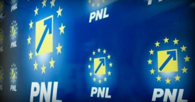 Stire din Politică-Administrație : Liberalii vor alegeri anticipate în aprilie