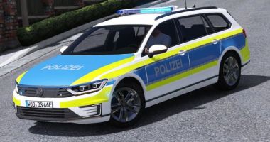 Stire din Eveniment : Și-a tras curent de la un felinar stradal! Camionagiu român, dosar penal în Germania