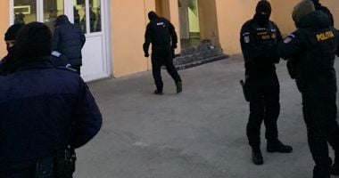 Stire din Eveniment : Urmarea PERCHEZIȚIILOR de la PRIMĂRII și ȘCOLI: ACTE, BUNURI și MAȘINI RIDICATE!