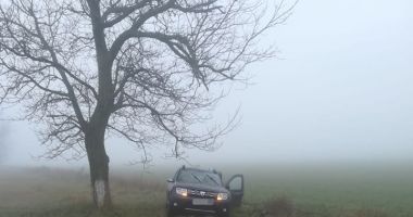 Stire din Eveniment : MAȘINĂ RĂSTURNATĂ într-o zonă periculoasă. Al doilea accident în două zile!
