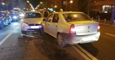 Stire din Eveniment : Neatenția la volan se plătește: ACCIDENT pe bulevardul Tomis!