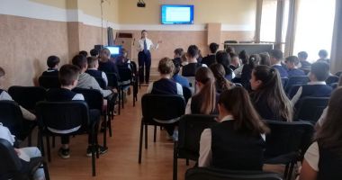 Oamenii legii, activități informative cu elevii de gimnaziu