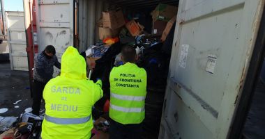 Stire din Eveniment : Noi containere cu deșeuri, depistate în Portul Constanța / GALERIE FOTO