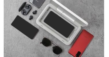 Stire din Tehnologie : Samsung propune un dispozitiv care îți încarcă și curăță telefonul cu ultraviolete