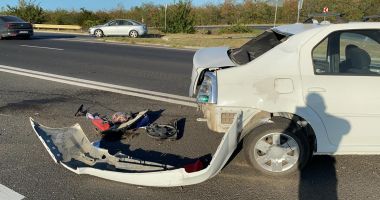 Accident rutier pe DN39. O maşină s-a răsturnat pe partea carosabilă - 2