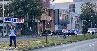 VIDEO. Campanie inedită a USR-PLUS, la Constanţa! „Pe 27 septembrie îi trimitem acasă!” - 2
