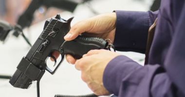 ARME deținute ILEGAL, confiscate de Poliție!