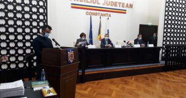 A început ceremonia de învestire a preşedintelui Consiliului Judeţean Constanţa - 2