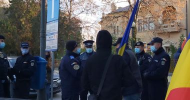 Protest spontan, la Constanţa. Politiştii au împărţit amenzi