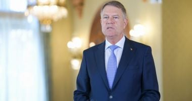 Klaus Iohannis: Toate restricţiile rămân în vigoare şi de Crăciun, şi de Anul Nou