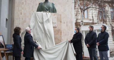 GALERIE FOTO. Doina Păuleanu, omagiată la Muzeul de Artă. A fost dezvelit bustul Reginei Maria - 2