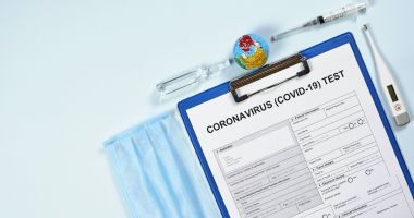 Teste COVID falsificate, la vânzare pe Facebook