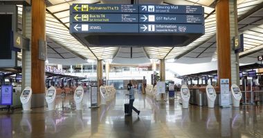 Cursa Blue Air spre Madrid, reprogramată pentru duminică la ora 15:00