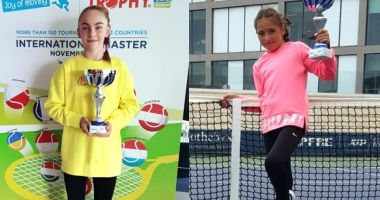 Stire din Sport : Tenis / Sara Nicole Sitar și Ana-Maria Dumitru au câștigat „International Master Kinder Joy Of Moving Tennis Trophy 2021”