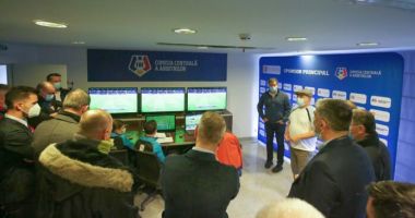 Stire din Sport : Fotbal / Conducătorii din Liga I s-au familiarizat cu sistemul VAR