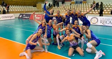 Stire din Sport : Volei / CSM Târgovişte s-a impus în derby-ul cu CSM Volei Alba Blaj şi atacă fotoliul de lider