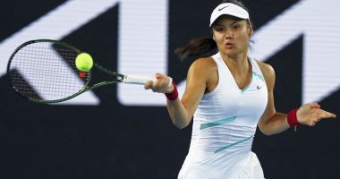 Stire din Sport : Tenis / Emma Răducanu - out de la Australian Open! Kovinic, şanse mari de a o înfrunta pe Simona Halep