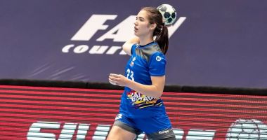 Stire din Sport : Handbal / Bursa transferurilor. Raluca Petruș a semnat cu Minaur pentru un sezon și jumătate