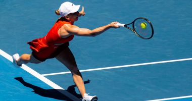 Stire din Sport : Tenis / Simona Halep, cea mai frumoasă lovitură a lunii ianuarie, conform anchetei WTA
