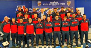 Stire din Sport : Fotbal / Școala Federală de Antrenori a dat startul unui nou curs pentru licența UEFA A