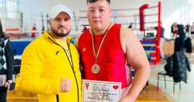 Stire din Sport : Ştefan Panaitescu, de la CS Năvodari, pe podium la Naţionalele de box U22