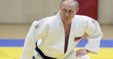Stire din Sport : Judo / Vladimir Putin, suspendat din funcţia de preşedinte de onoare al federaţiei internaţionale