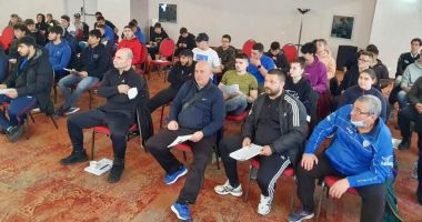 Stire din Sport : Împreună pentru un Sport Curat! Seminar pe tema combaterii dopajului, dedicat halterofililor